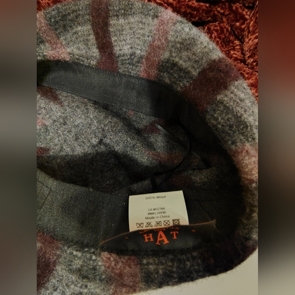 Canadian Hat Brianna plaid beret -Wool material - Picture 4 of 6